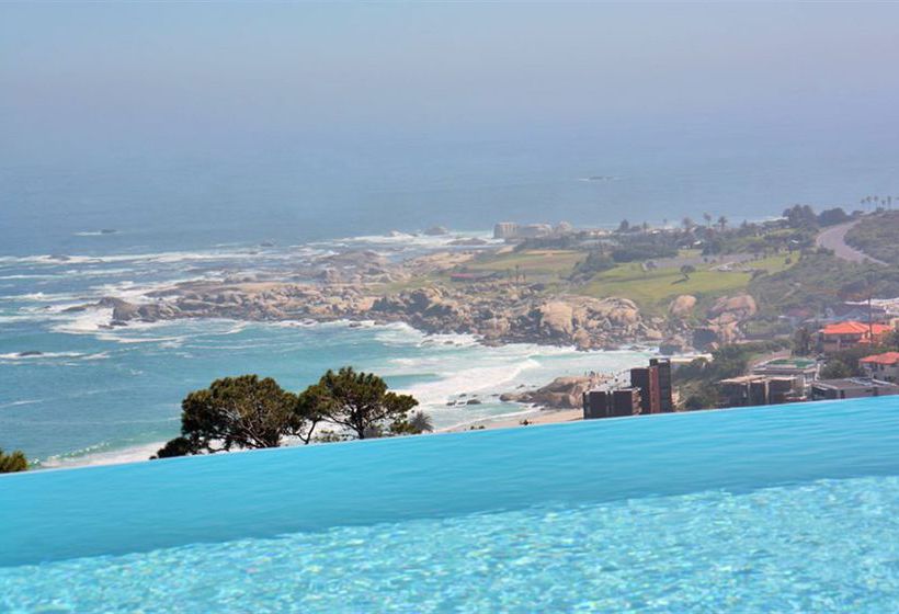 Hotel The Crystal 16