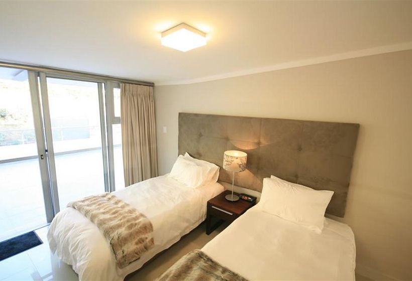 Hotel The Crystal 17