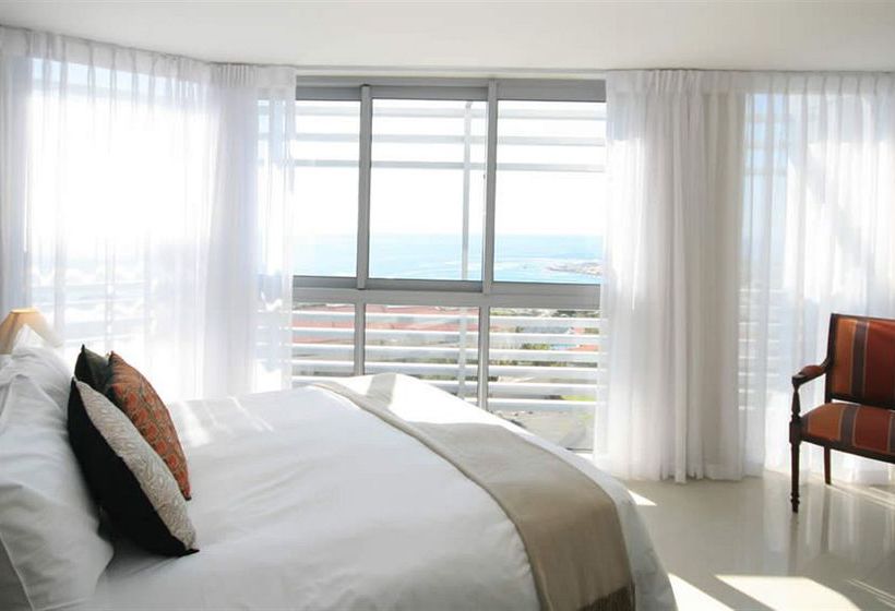 Hotel The Crystal 19