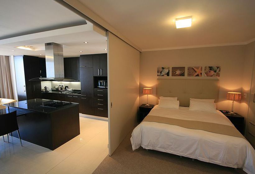 Hotel The Crystal 20