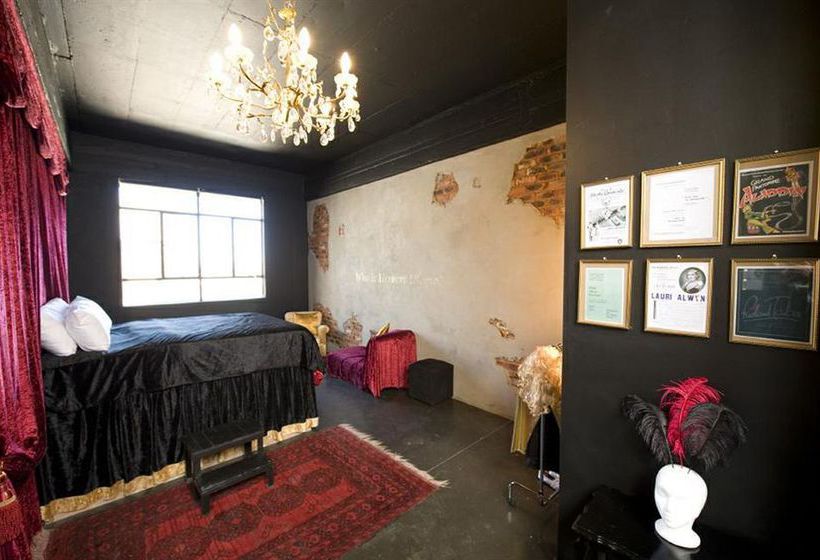 Urban Hip 12 Decades Art Hotel