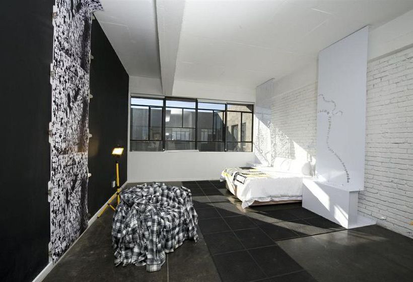 Urban Hip 12 Decades Art Hotel 9