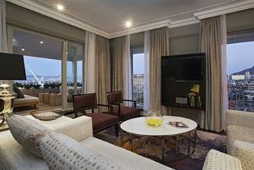 Queen Victoria Hotel 11