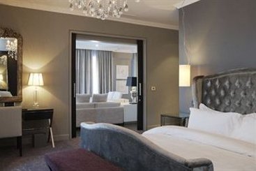 Queen Victoria Hotel 9