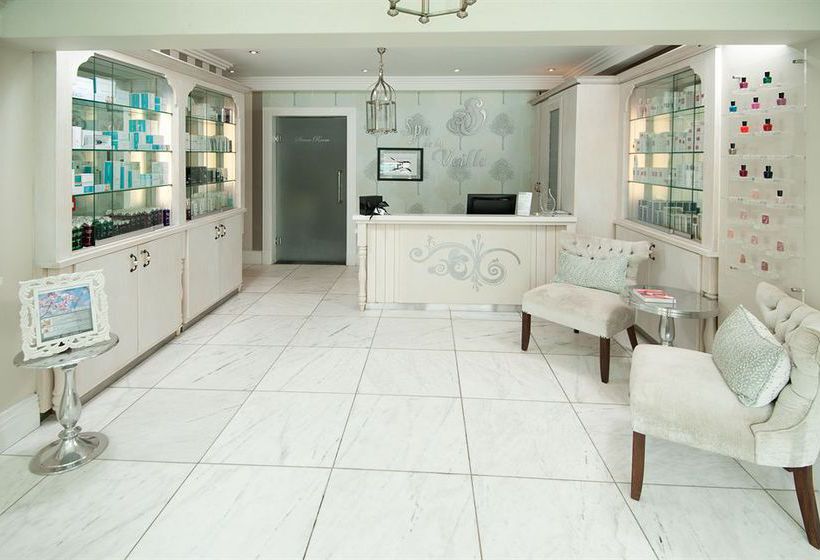 Hotel The Marion On Nicol 12