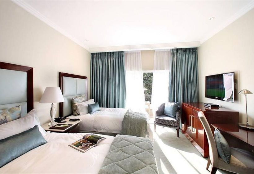 Hotel The Marion On Nicol 7