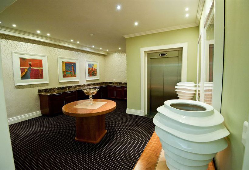 Hotel The Marion On Nicol 8