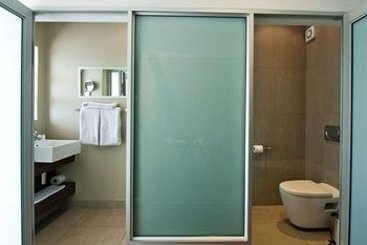 Hotel Genesis Suites & Conferencing 15