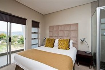 Hotel Genesis Suites & Conferencing 18