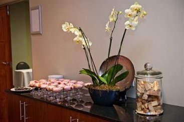 Hotel Genesis Suites & Conferencing 2