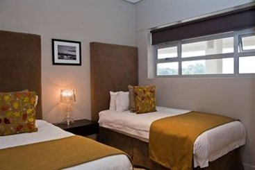 Hotel Genesis Suites & Conferencing 8