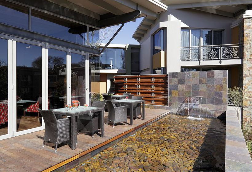 Moloko Strathavon Hotel 10