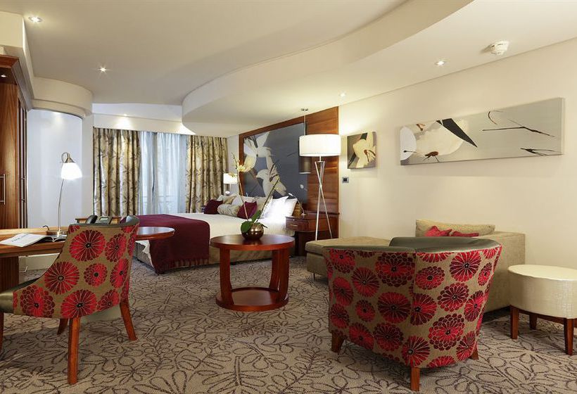 Moloko Strathavon Hotel 12