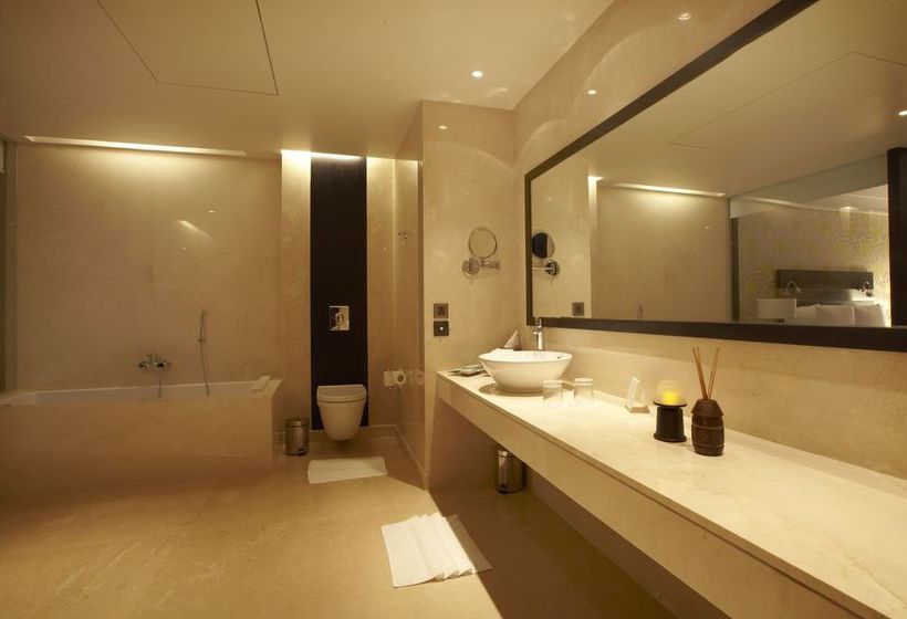 Hotel Courtyard by Marriott Pune City Centre 11