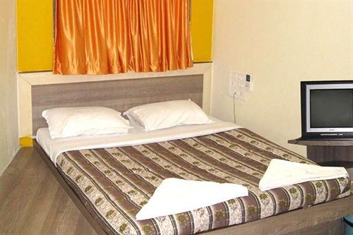 Hotel Galaxy Residency 7