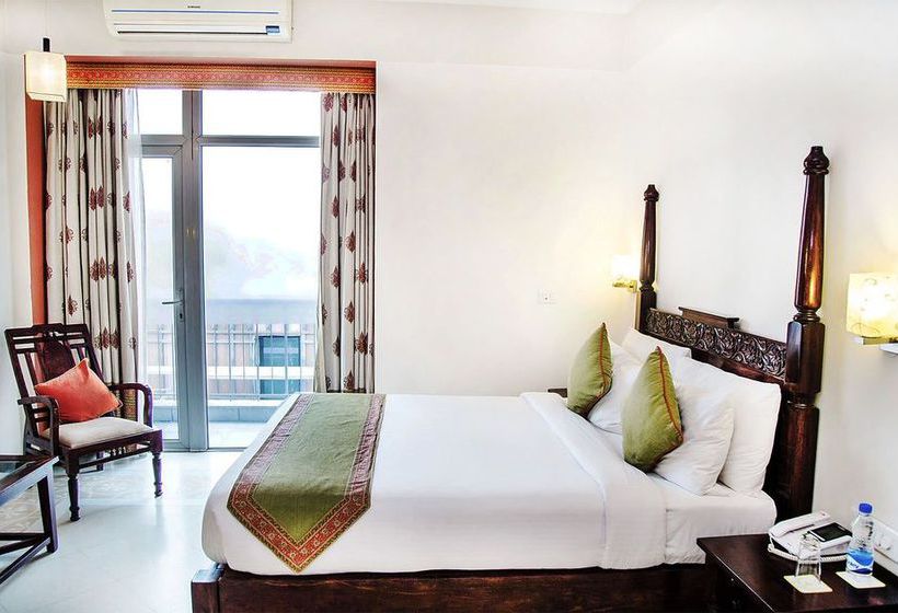 Hotel Mantra Amaltas 14