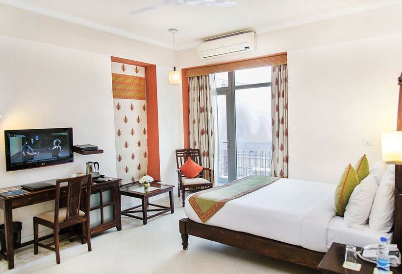 Hotel Mantra Amaltas 15