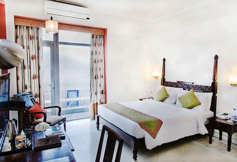 Hotel Mantra Amaltas 16