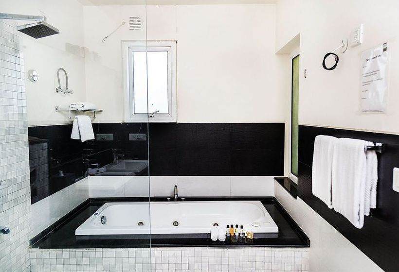 Hotel Mantra Amaltas 7