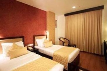 Hotel Clarks Inn Kaushambi 7