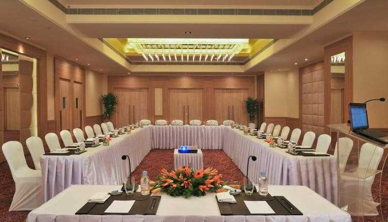 Hotel Radisson Hyderabad Hitec City 14