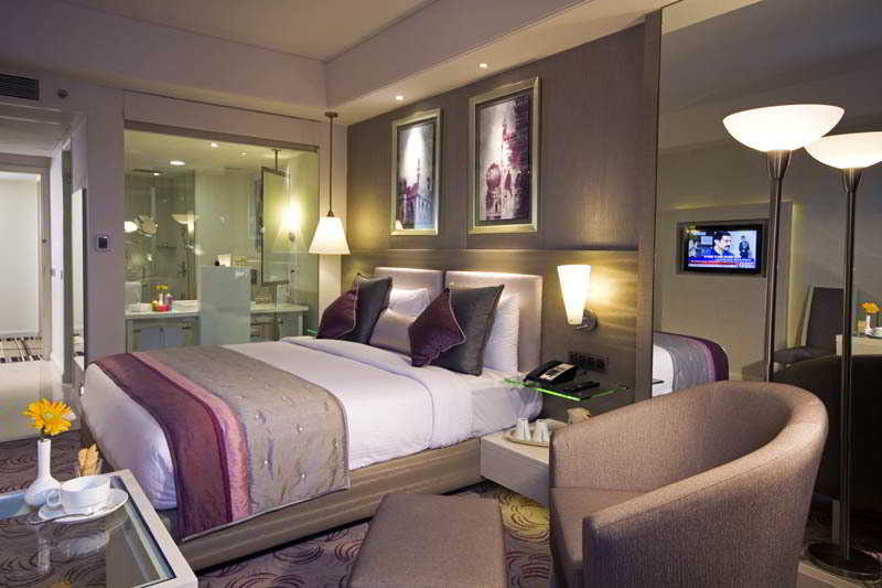 Hotel Radisson Hyderabad Hitec City 16