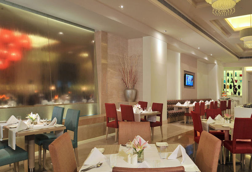 Hotel Radisson Hyderabad Hitec City 8