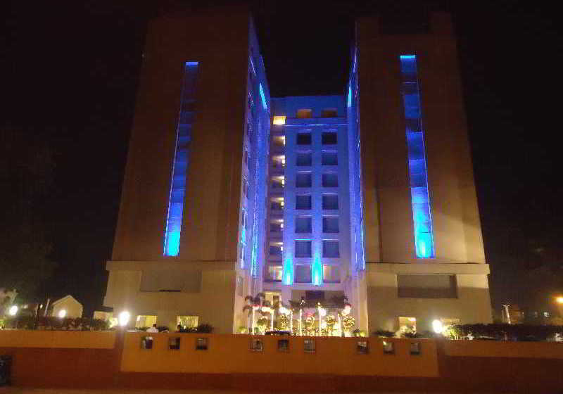 Hotel Park Plaza Ahmedabad Ellis Bridge 3
