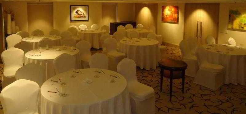 Hotel Park Plaza Ahmedabad Ellis Bridge 6
