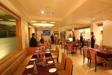 Hotel Suncity Residency 8