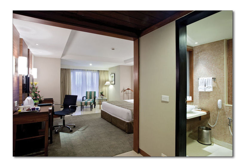 Hotel Country Inn & Suites by Radisson Ahmedabad 16