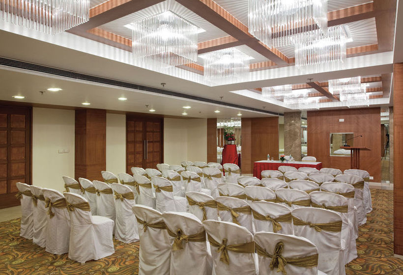 Hotel Country Inn & Suites by Radisson Ahmedabad 4