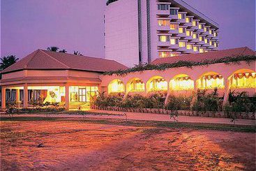 The Gateway Hotel Beach Road 1