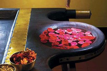 The Gateway Hotel Beach Road 2