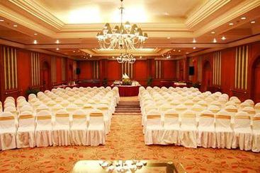 The Gateway Hotel Beach Road 4