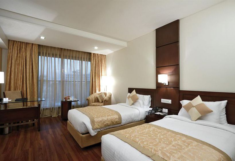 Hotel Country Inn & Suites by Radisson Indore 2