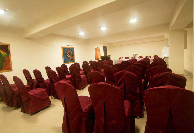 Hotel Central Hill Resort 11