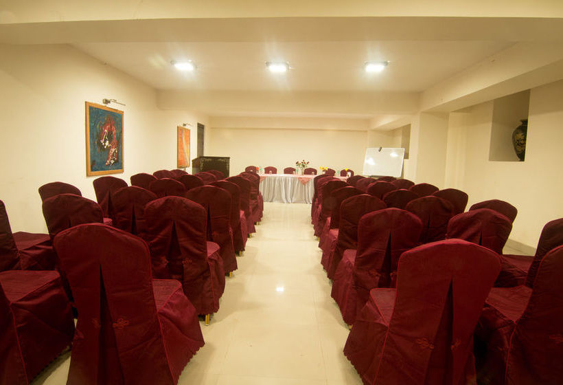 Hotel Central Hill Resort 12