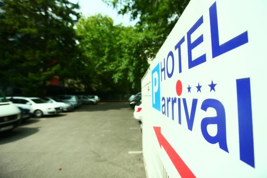Hotel Arrival 10
