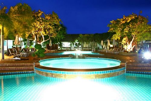 Andaman Beach Resort 4