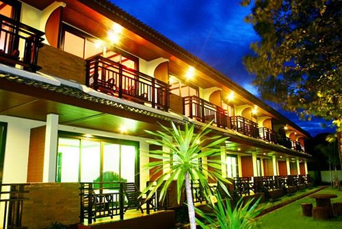 Andaman Beach Resort 8