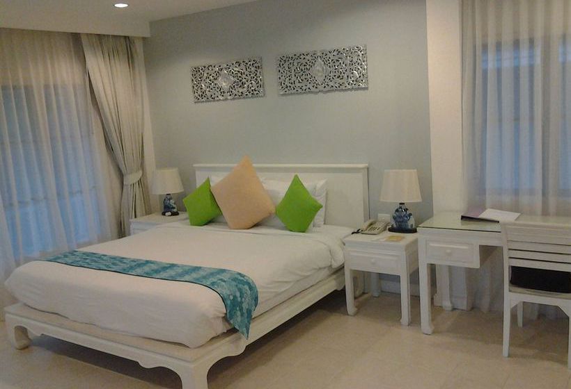 Hotel Baan Laksasubha 11