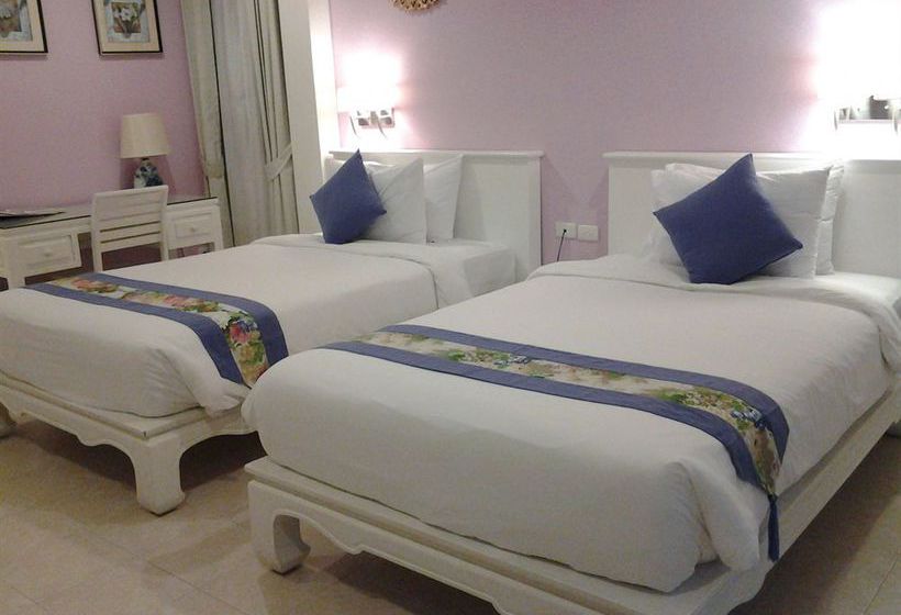 Hotel Baan Laksasubha 12