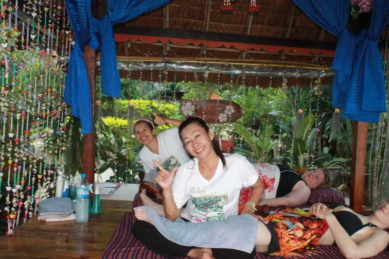 Phi Phi Relax Beach Resort 7