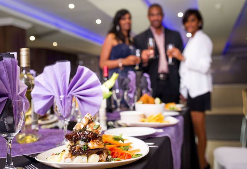 Hotel Sierra Square 8