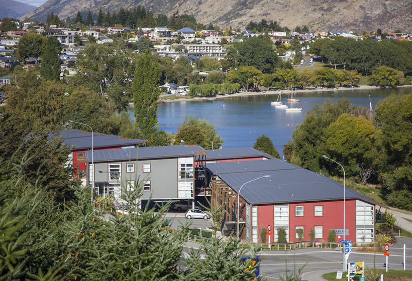 Mantra Marina Apartments 11