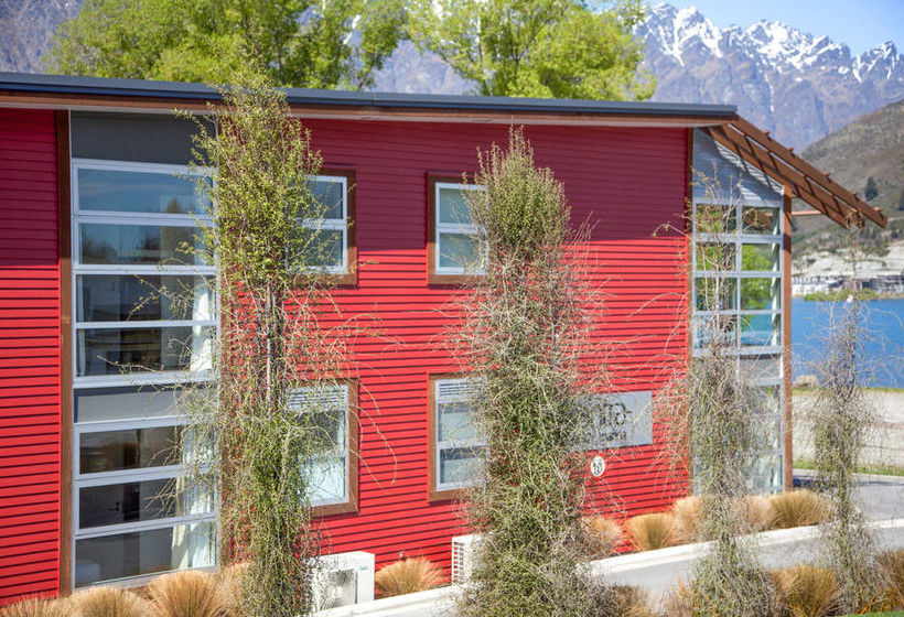 Mantra Marina Apartments 13