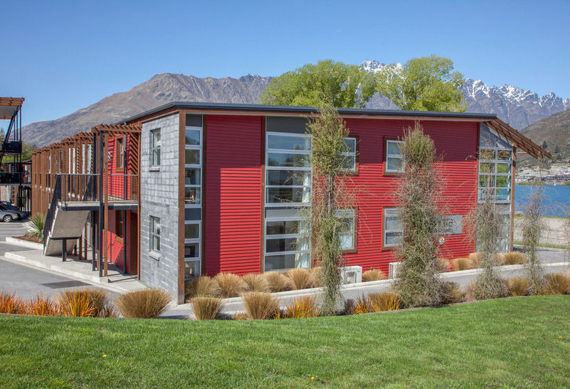 Mantra Marina Apartments 14