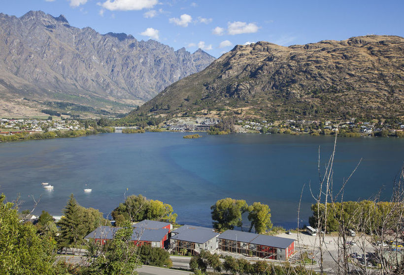 Mantra Marina Apartments 16