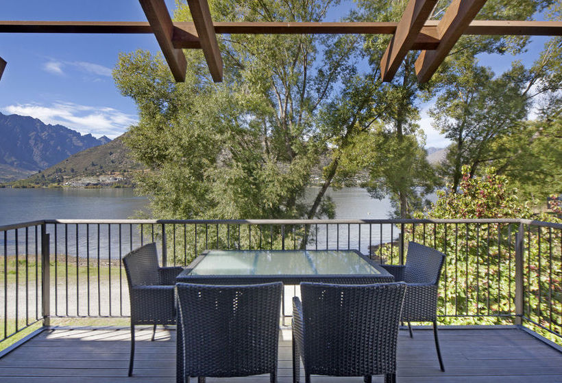 Mantra Marina Apartments 18